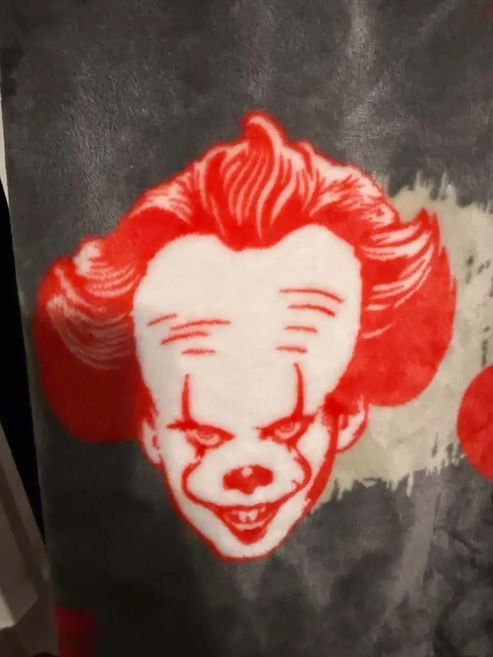 Warner Bros. IT Pennywise Soft Plush Throw Blanket 50x70